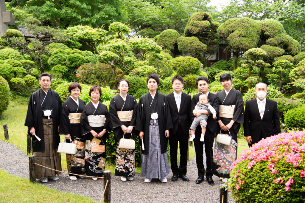 家族の祝福いっぱいの大神神社挙式 写真