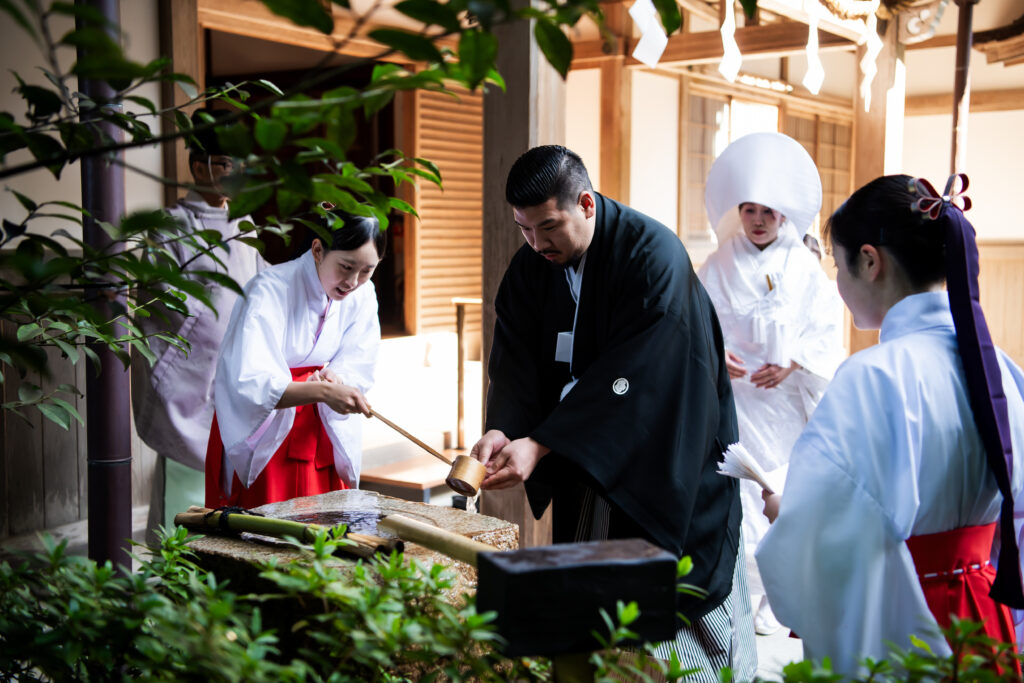 石上神宮：白無垢が映える秋の神社婚 写真